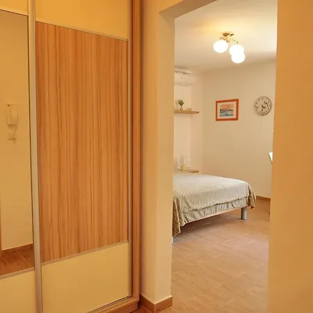 Apartment Apartments Villa Rea Orebic