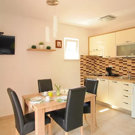 Apartments Villa Rea *
