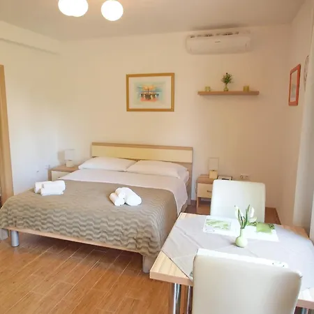 Apartments Villa Rea * Оребич