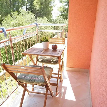 Apartments Villa Rea * Оребич