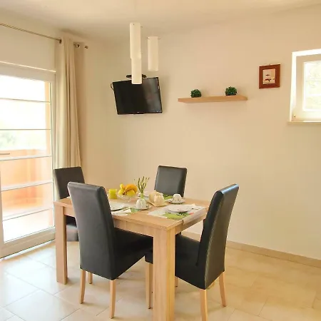 Apartment Apartments Villa Rea *